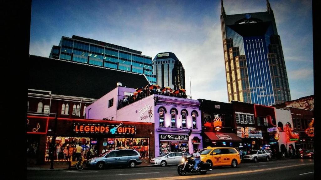 Heart Of Downtown/Walk To Broadway & The Action/Bars/Music Venues/Honky Tonks! Apartment Nashville Luaran gambar